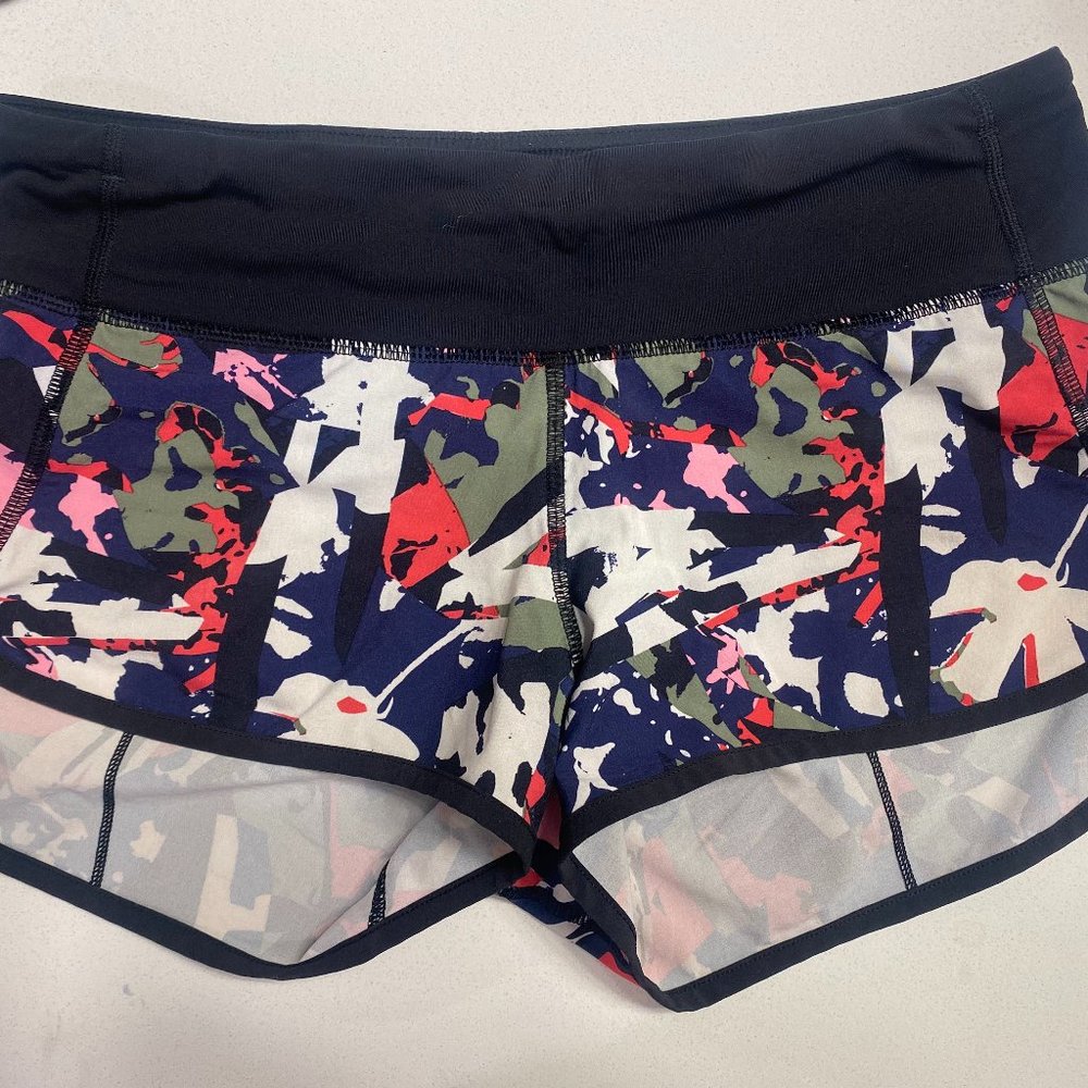Lululemon Speed Shorts == Size 4